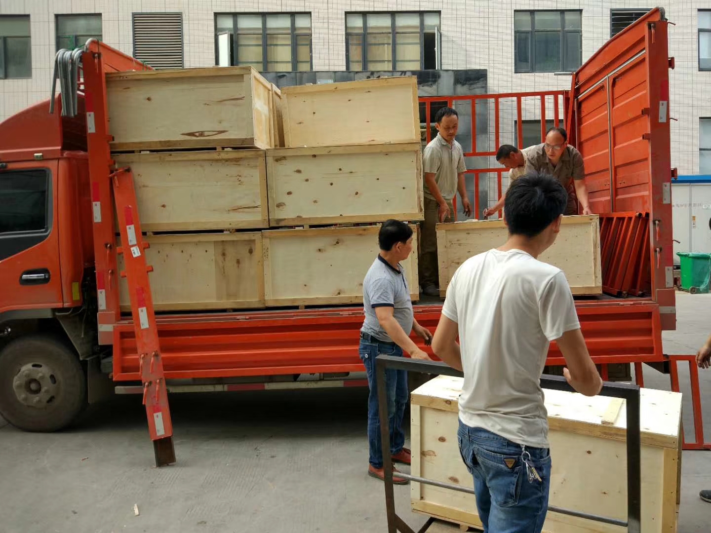 超聲波清洗機(jī)的特點(diǎn)都有哪些